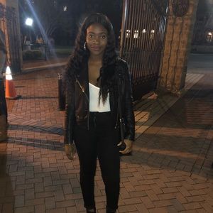 Meet your Posher, Danielle